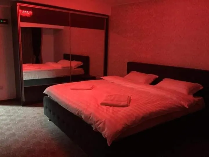 Ely'S Mansion-24H Check-In Bed & Breakfast Bucureşti România